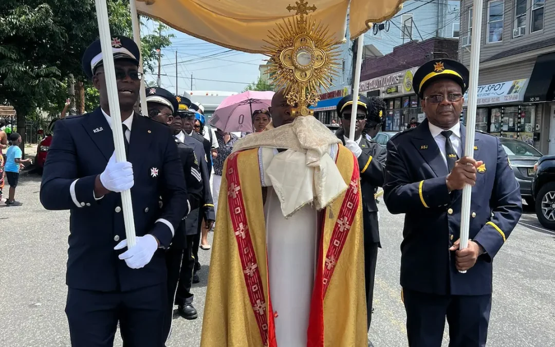Corpus Christi Procession with Commandery 680 and LAUX 592, Newark, NJ.